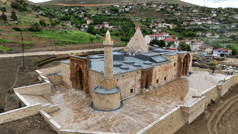 Sivas’ın Tarihi ve Kültürel Mirası: Divriği Ulu Camii’nden Kongre Binası’na