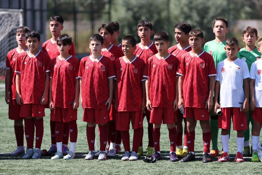Sivasspor U12 Futbol Kupası Başladı: Genç Yetenekler Sivas'ta Ter Döküyor