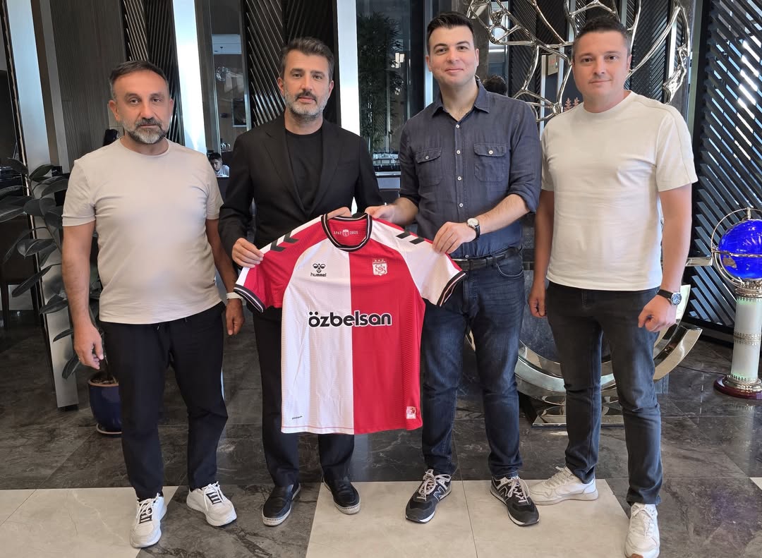 Sivasspor Heyeti Diyarbakır'da Vali Yardımcısı Tarafından Ziyaret Edildi