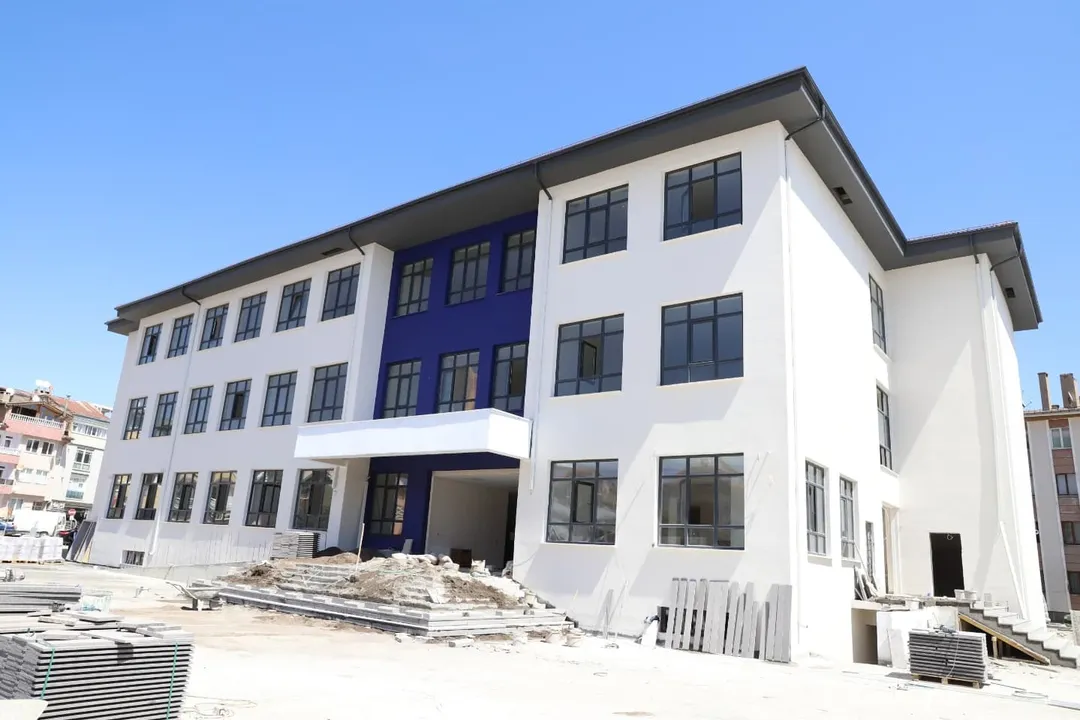 Sivas'ta Yeni Eğitim Yılı Okul Binası Hazırlıkları Sona Yaklaşıyor