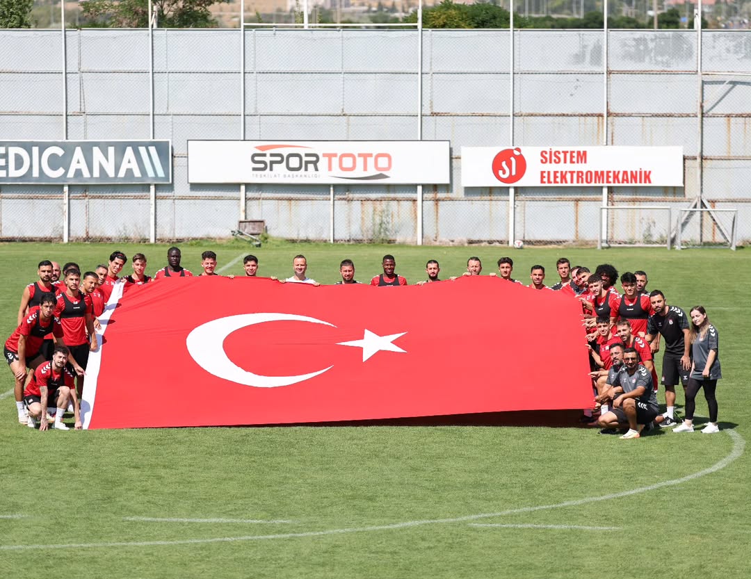 Sivasspor, 30 Ağustos Zafer Bayramı'nı Kutladı