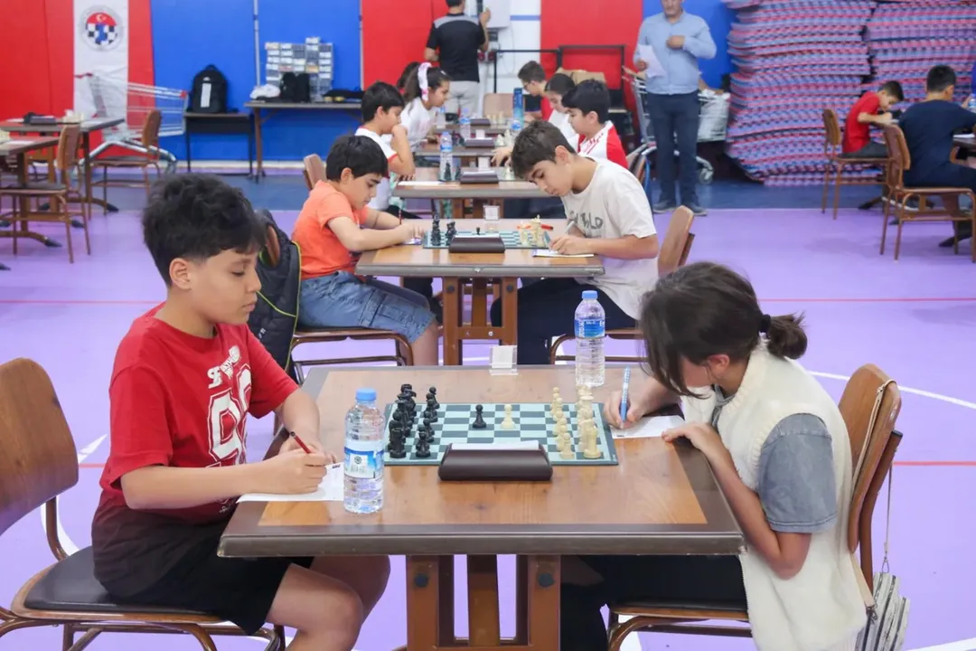 Sivas'ta 30 Ağustos Zafer Bayramı Satranç Turnuvası Başladı