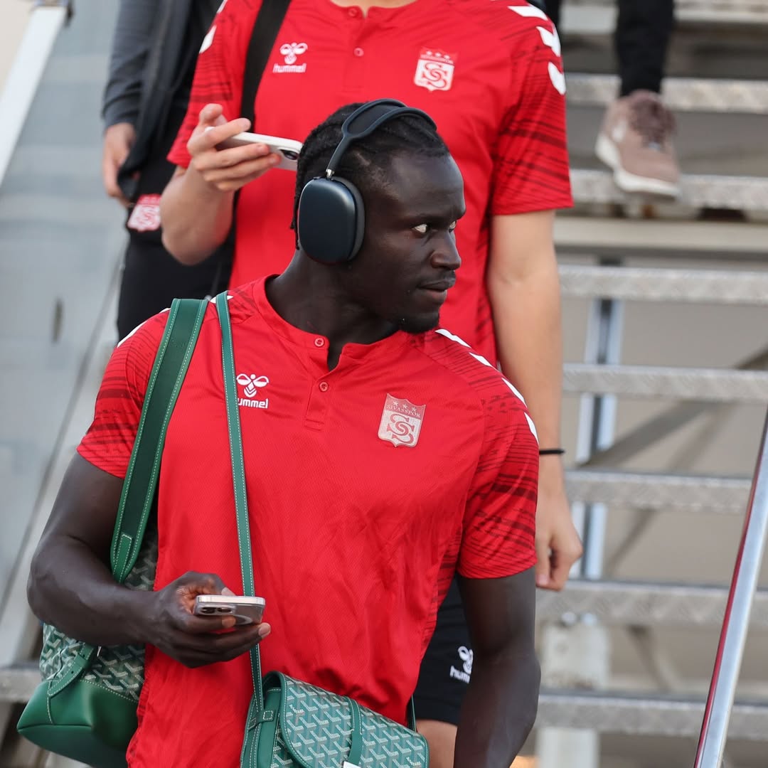 Sivasspor, Pendikspor Maçı İçin İstanbul'a İniş Yaptı