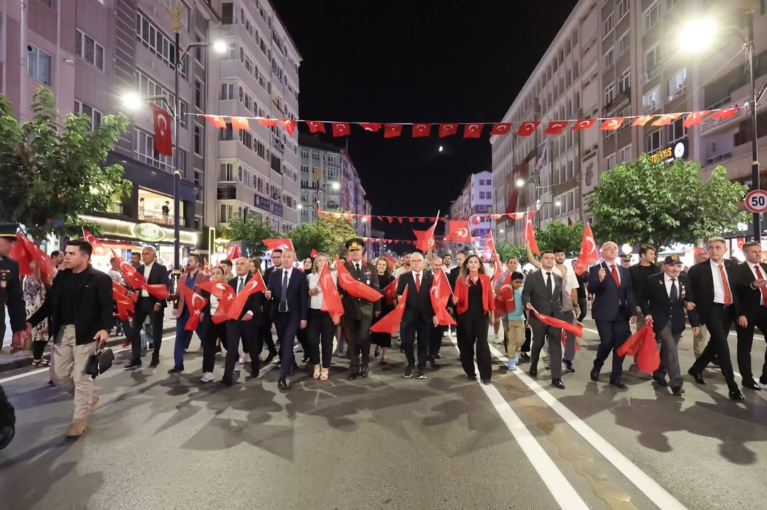 Sivas'ta 30 Ağustos Zafer Bayramı Yürüyüşü Coşkuyla Tamamlandı
