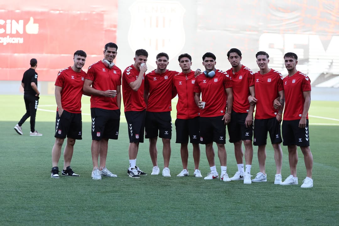 Sivasspor, Pendikspor Maçı İçin Stadyuma Giriş Yaptı