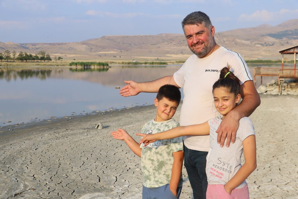 Ulaş Gölü'nde Balık Ölümleri: Göçmen Kuşların Durağı Alarm Veriyor! AW508608 03 | Gündem Sivas™ Haber