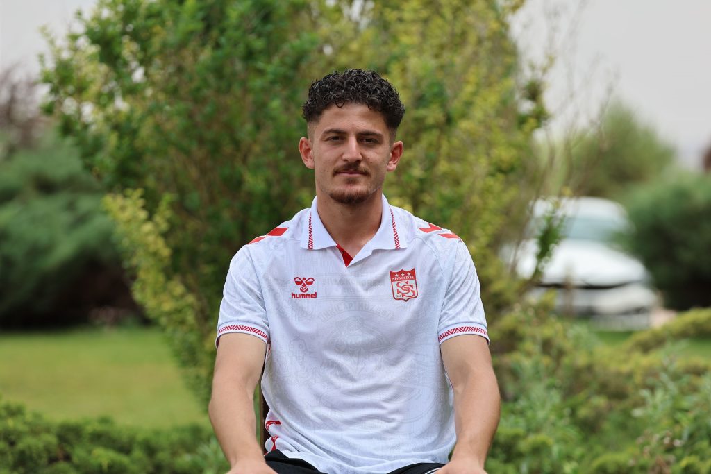 Emirhan Başyiğit: “Taraftarımız 12. Oyuncumuz Olsun, Hedefimiz Süper Lig’de Yükseliş!”