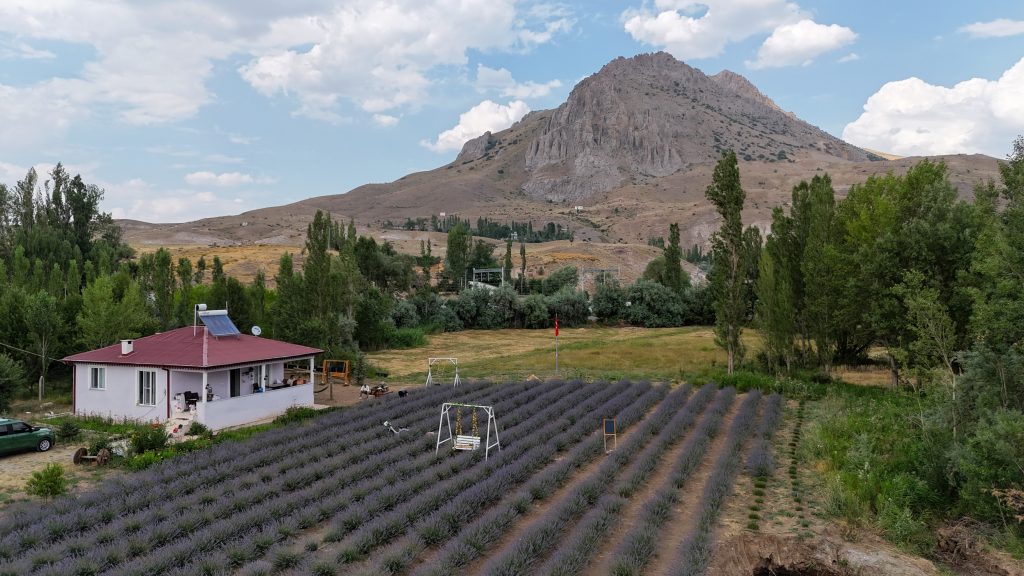 Niyazi ve Muazzez Selvi’nin Huzur Dolu Emeklilik Projesi AW510530 05 | Gündem Sivas™ Haber