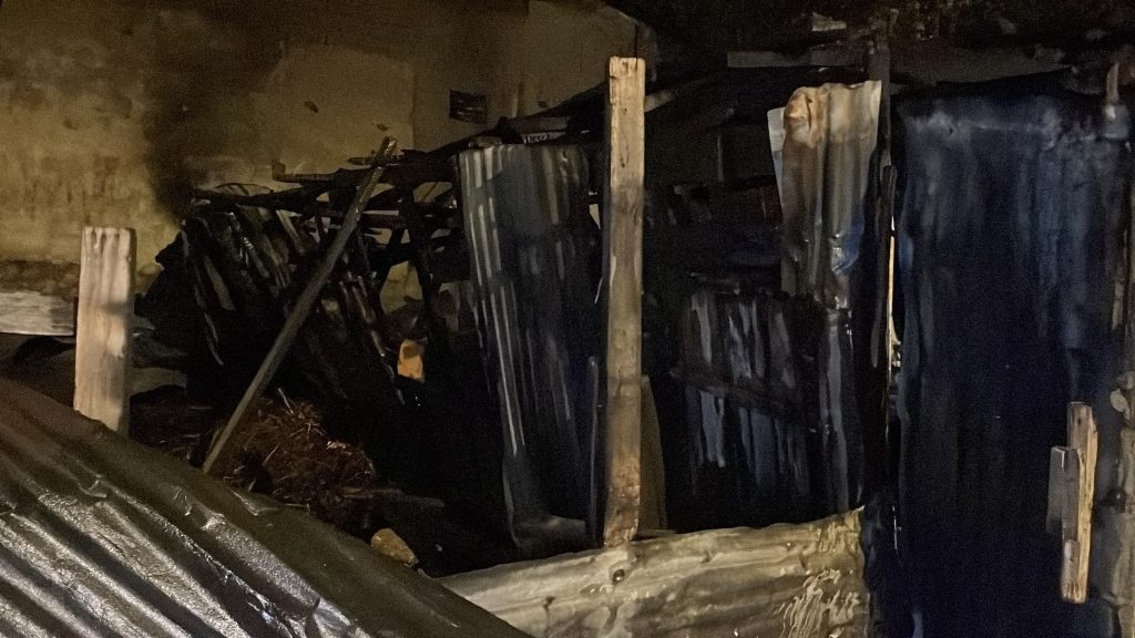 Sivas'ta Tandırlı Garajda Çıkan Yangın İtfaiye Ekiplerince Söndürüldü AW511630 06 | Gündem Sivas™ Haber