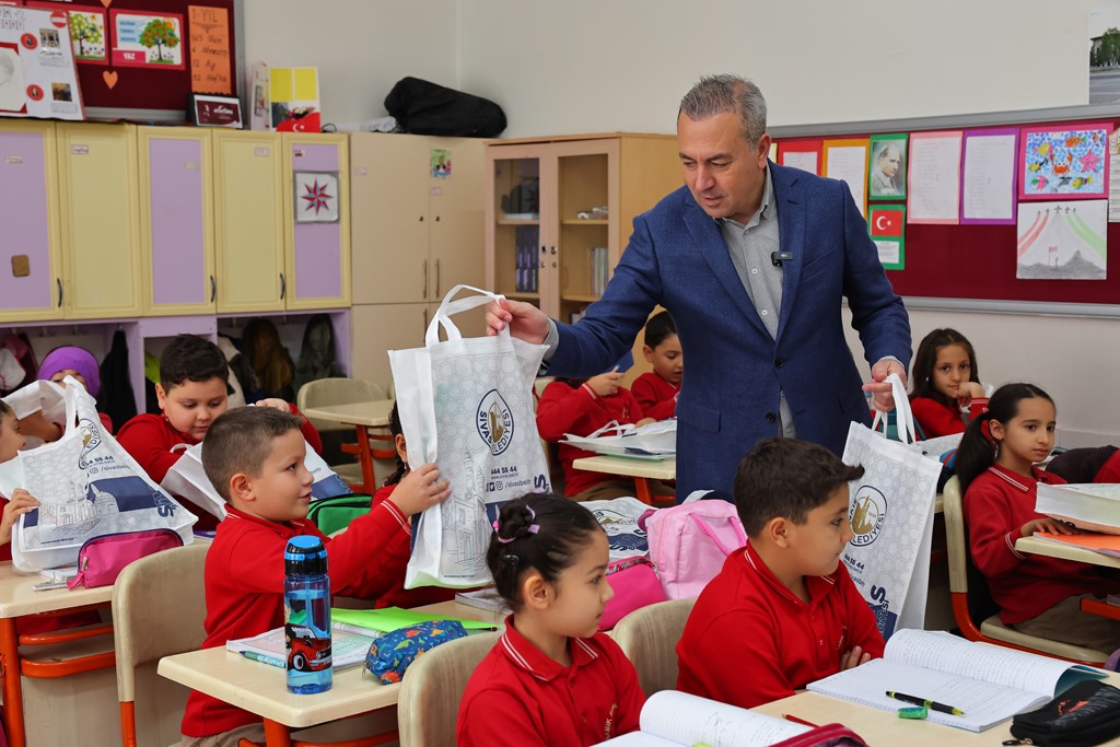 Sivas Belediyesi’nden Eğitim Desteği: 1.500 TL Kırtasiye Yardımı Başvuruları Başlıyor!