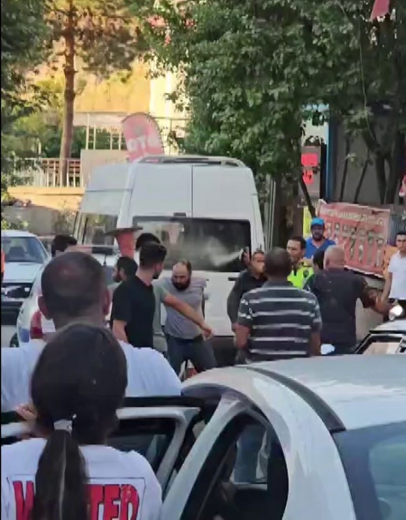 Sivas’ın Divriği İlçesinde Alacak Kavgası: 5 Yaralı