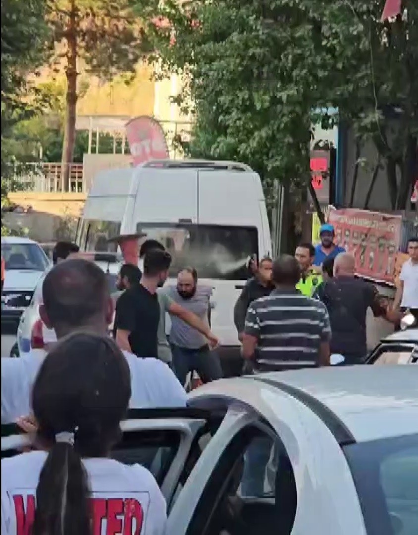 Sivas'ın Divriği İlçesinde Alacak Kavgası: 5 Yaralı