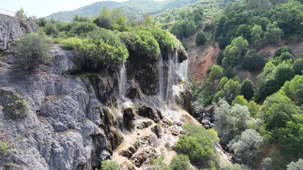 Dipsizgöl Şelalesi, Eyyam-ı Bahur Sıcaklarında Serinlemek İsteyenlerin Gözdesi Oldu