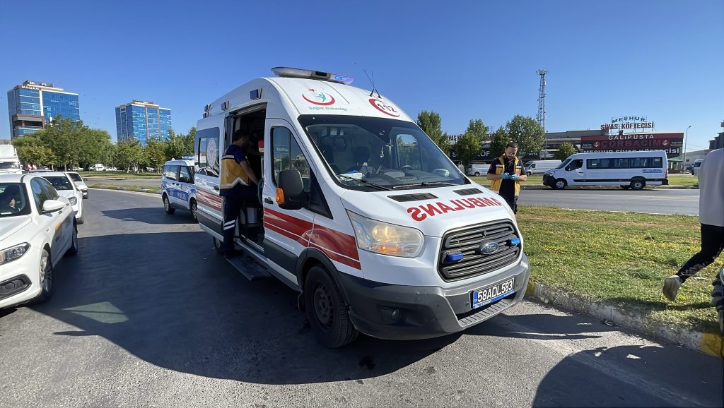 Sivas’ta Dikkatsiz Sürüş: Kavşak Kazasında 3 Yaralı AW518652 01 | Gündem Sivas™ Haber