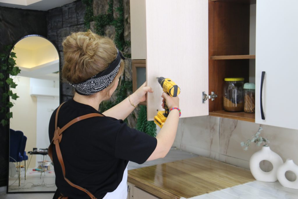 Handan Gökçek, Kadınlardan Oluşan Ekibiyle Boyacılık Sektöründe Fark Yaratıyor AW519739 05 | Gündem Sivas™ Haber