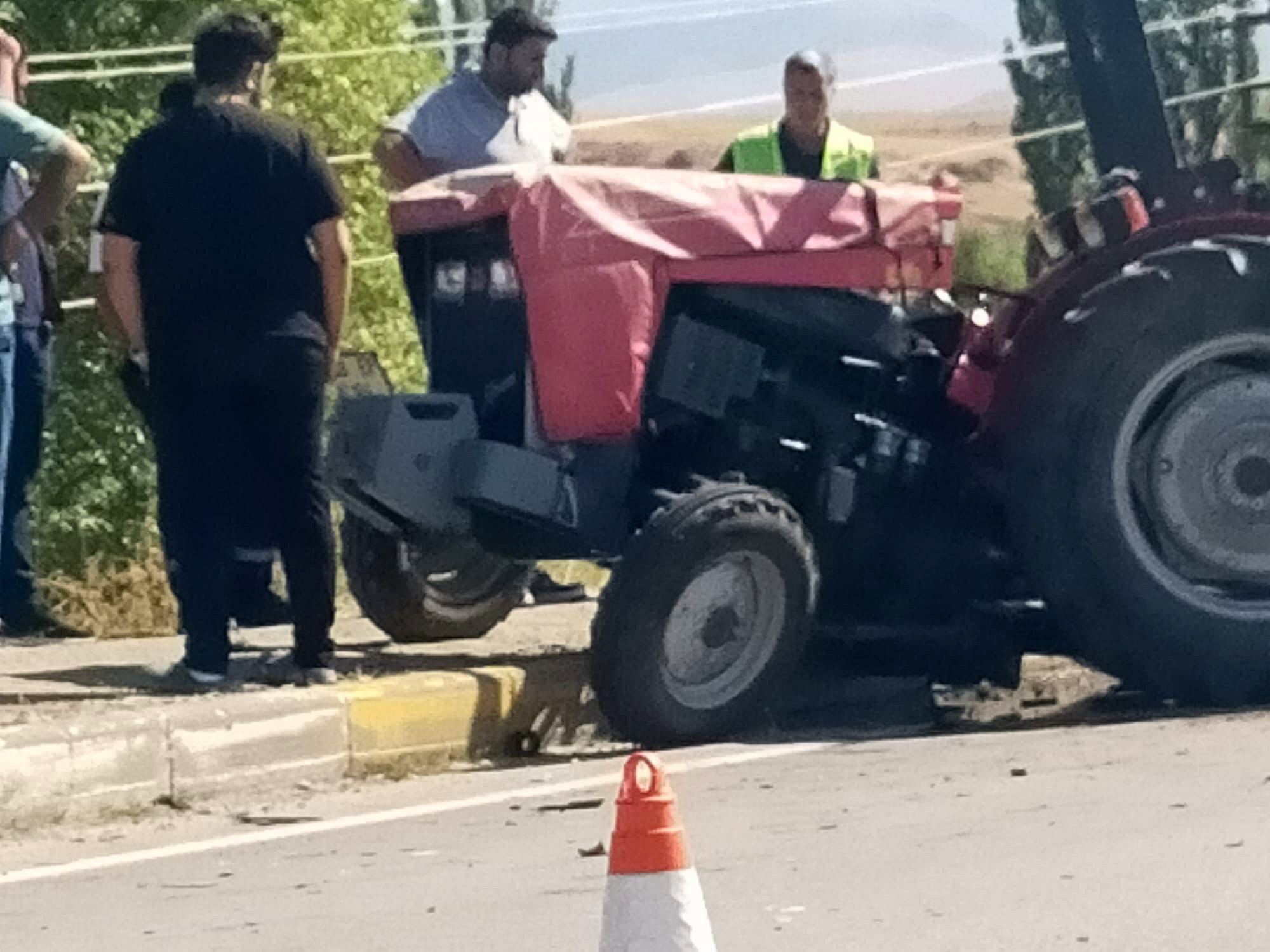Sivas'ın İmranlı İlçesinde Meydana Gelen Trafik Kazasında 3 Yaralı