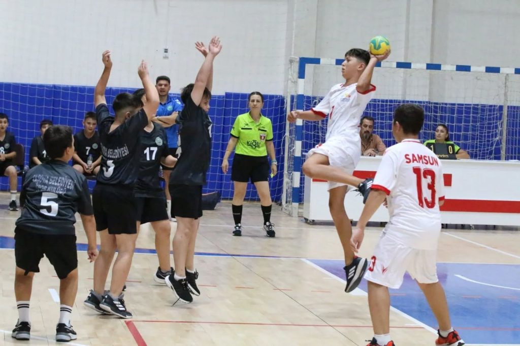 Sivas'ta Hentbol Şöleni: Mini Minikler Şampiyonası! AW522108 04 | Gündem Sivas™ Haber