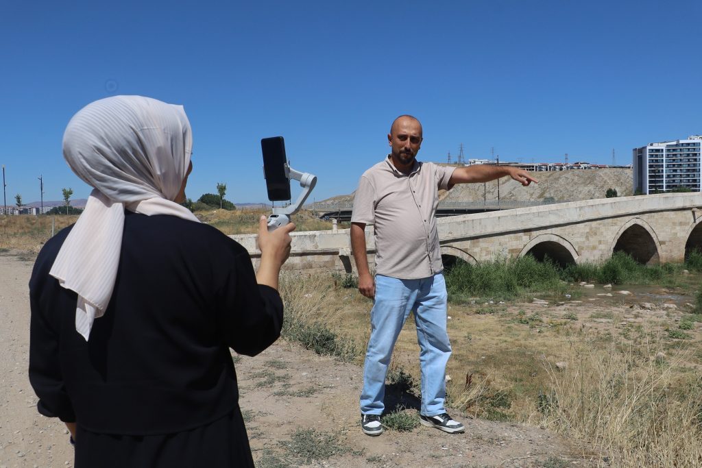 İstanbul'un Stresinden Sivas'ın Huzuruna: Kanseri Yenen Çiftin Hayatı Değiştiren Kararı AW523200 02 | Gündem Sivas™ Haber