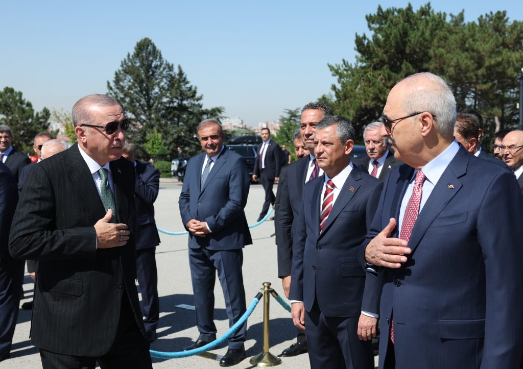 Cumhurbaşkanı Erdoğan ve Devlet Erkanı, 30 Ağustos Zafer Bayramı’nda Anıtkabir’i Ziyaret Etti Cumhurbaşkanı Erdoğan ve Devlet Erkanı, 30 Ağustos Zafer Bayramı’nda Anıtkabir’i Ziyaret Etti