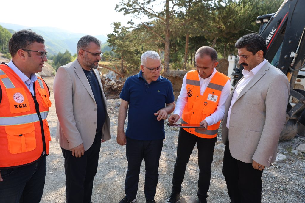 Sivas Valisi Şimşek, Geminbeli Tüneli’nde İncelemelerde Bulundu