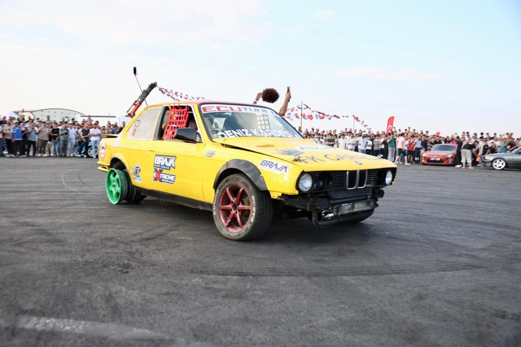 Sivas’ta Adrenalin Tutkunları İçin Dev Drift Pistinin Açılışı Yapıldı! IMG 20250804 WA0036 | Gündem Sivas™ Haber