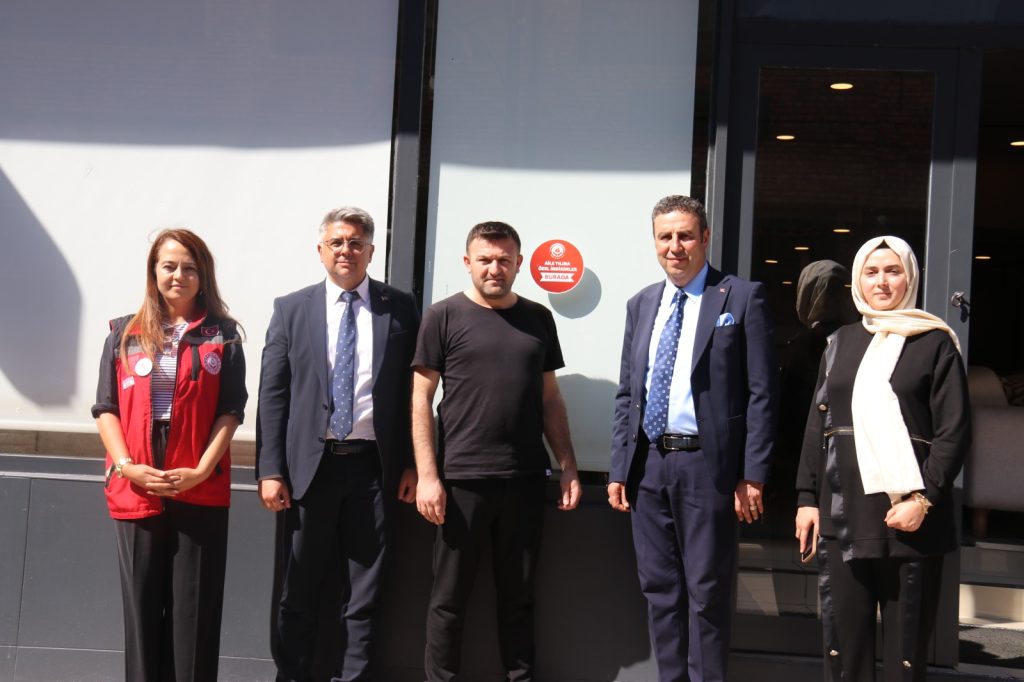 Sivas Esnafından Evlenen Çiftlere Büyük Destek: "Aile Yılı" İndirimleri Başladı IMG 20250820 WA0012 | Gündem Sivas™ Haber