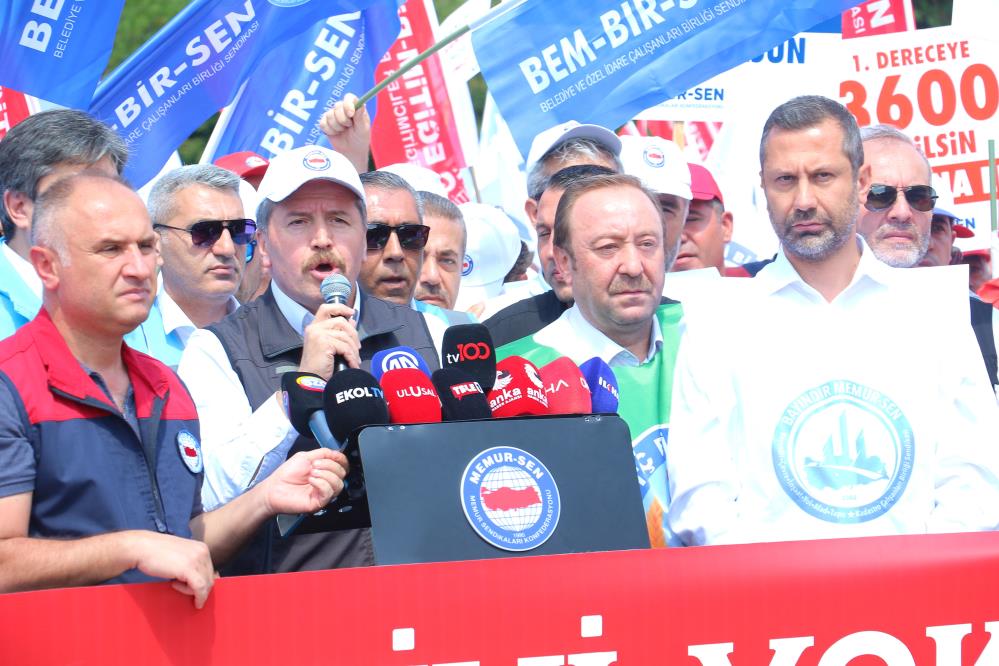 Memur-Sen’den Maliye Bakanlığı Önünde Büyük Eylem: “Memur Enflasyonun Sebebi Değil, Mağdurudur” Memur-Sen’den Maliye Bakanlığı Önünde Büyük Eylem: “Memur Enflasyonun Sebebi Değil, Mağdurudur”