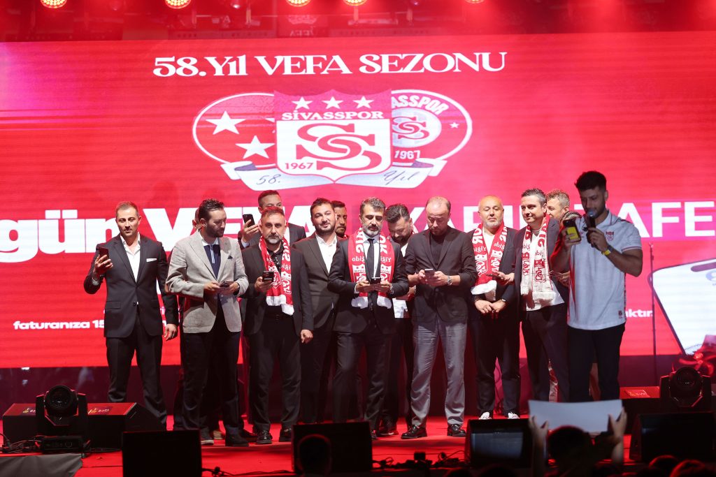 Sivasspor’un “Vefa Sezonu” Başladı: Süper Lig’e Dönüş İçin Tüm Sivas Seferber Oldu
