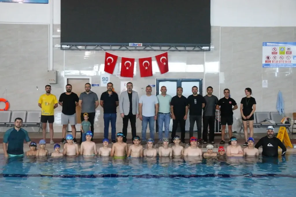 Sehit Ailelerinden Yuzme Antrenmanlarina Ziyaret%E2%80%A6Genclik ve Spor Bakanligi Spor Okullari kapsam | Gündem Sivas™ Haber