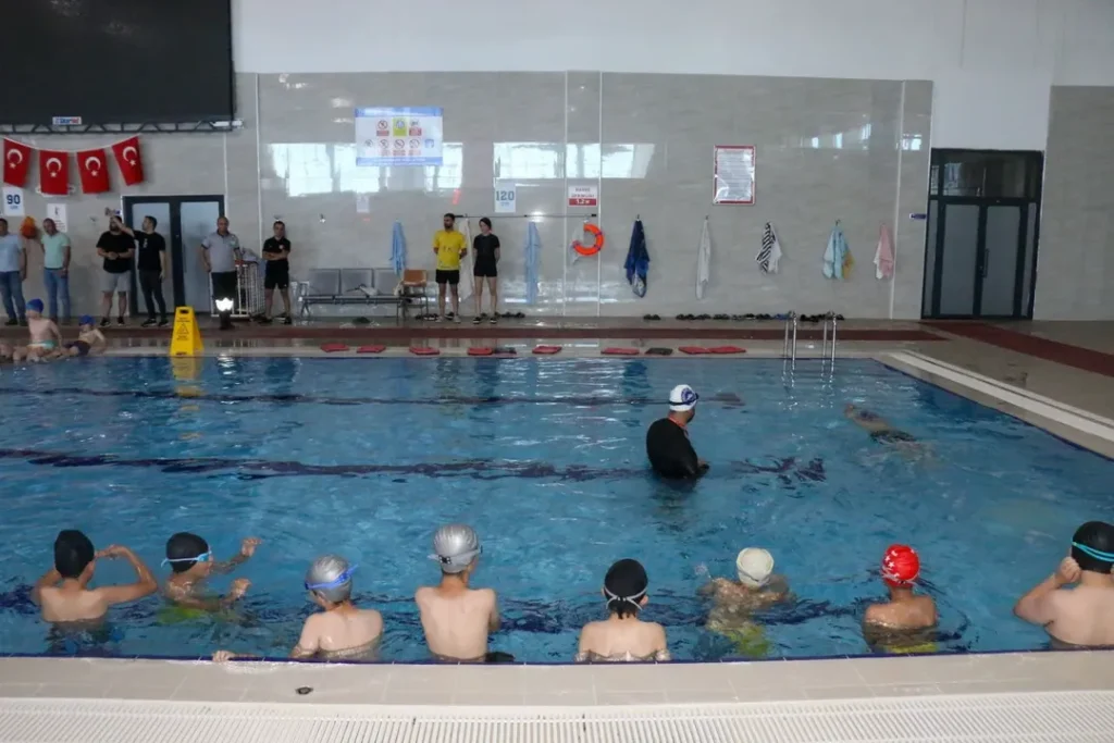 Sehit Ailelerinden Yuzme Antrenmanlarina Ziyaret%E2%80%A6Genclik ve Spor Bakanligi Spor Okullari kapsam 3 | Gündem Sivas™ Haber