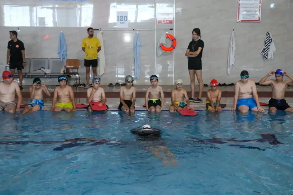 Sehit Ailelerinden Yuzme Antrenmanlarina Ziyaret%E2%80%A6Genclik ve Spor Bakanligi Spor Okullari kapsam 5 | Gündem Sivas™ Haber