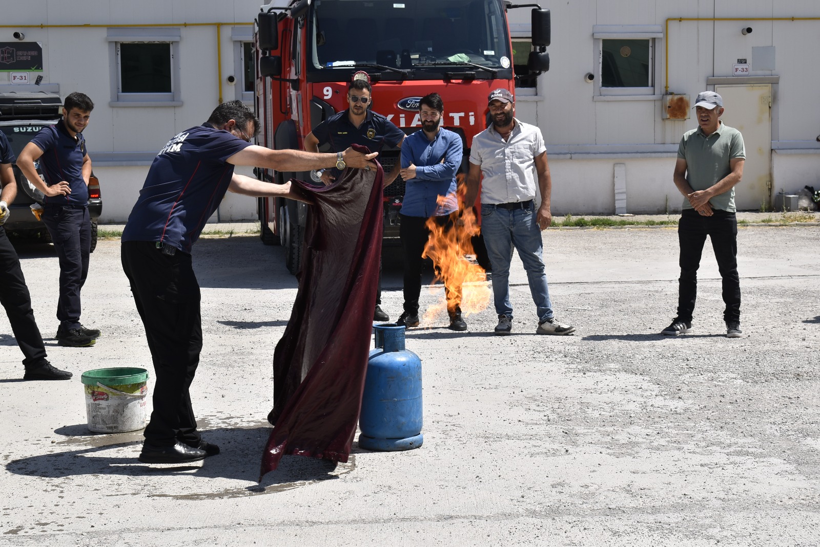 Sivas OSB Personeline Yangın Eğitimi ve Tatbikatı ile Güvenlik Bilinci Aşılandı