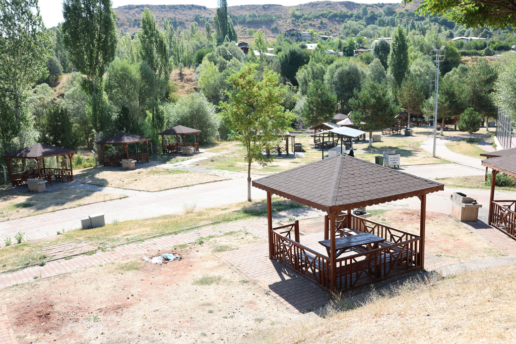 soguk cermik kaplicasi yenilenen yuzuyle hemsehrilerimizin hizmetine hazirlaniyor 7280 | Gündem Sivas™ Haber