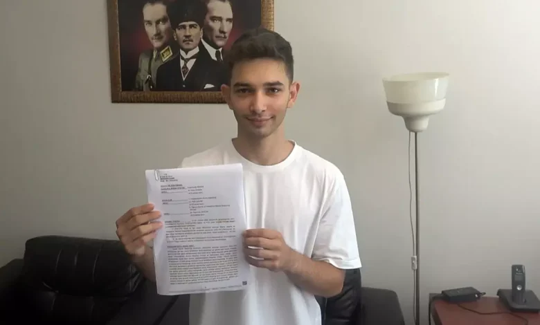 YKS’de Hukuk Barajı Davasını Kazanan Arda Kuzey Keskin Hukuk Fakültesine Yerleşti yok u dava eden genc baraj puanini degistirtti 18995596 9401 amp.jpg | Gündem Sivas™ Haber