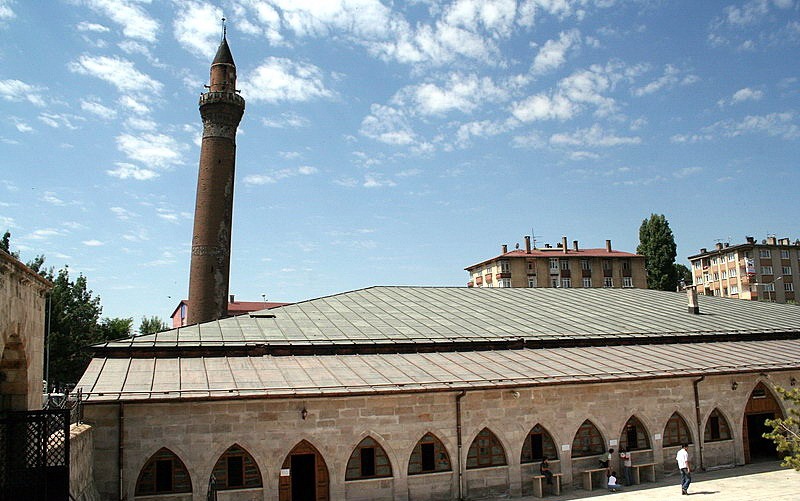 Sivas Ulu Cami: Tarihi, Mimarisi ve Ziyaret Rehberi