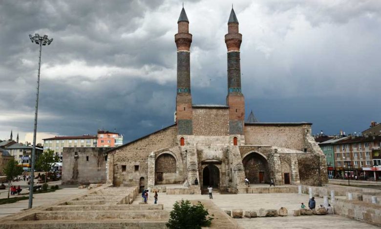 Sivas’ın İncisi: Çifte Minareli Medrese Ziyaretçilerini Büyülüyor 20160304103514049 Cifte Minareli Medrese 3 | Gündem Sivas™ Haber