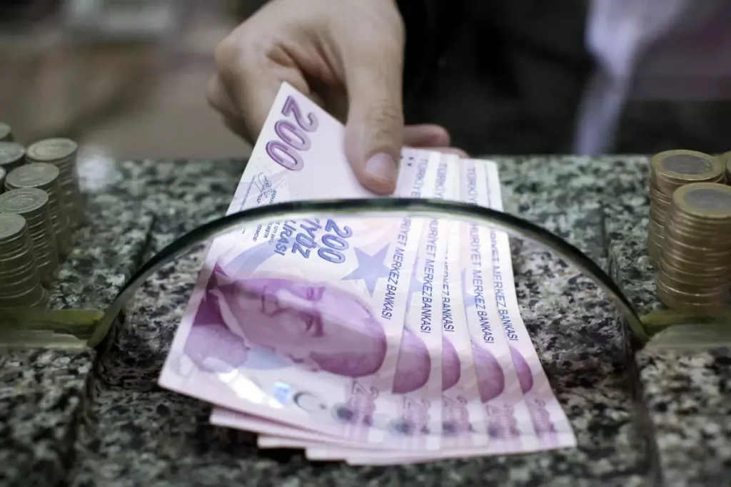 2026 Asgari Ücret Açlık Sınırının Altında mı Kalacak? Uzmanlardan Çarpıcı Tahmin
