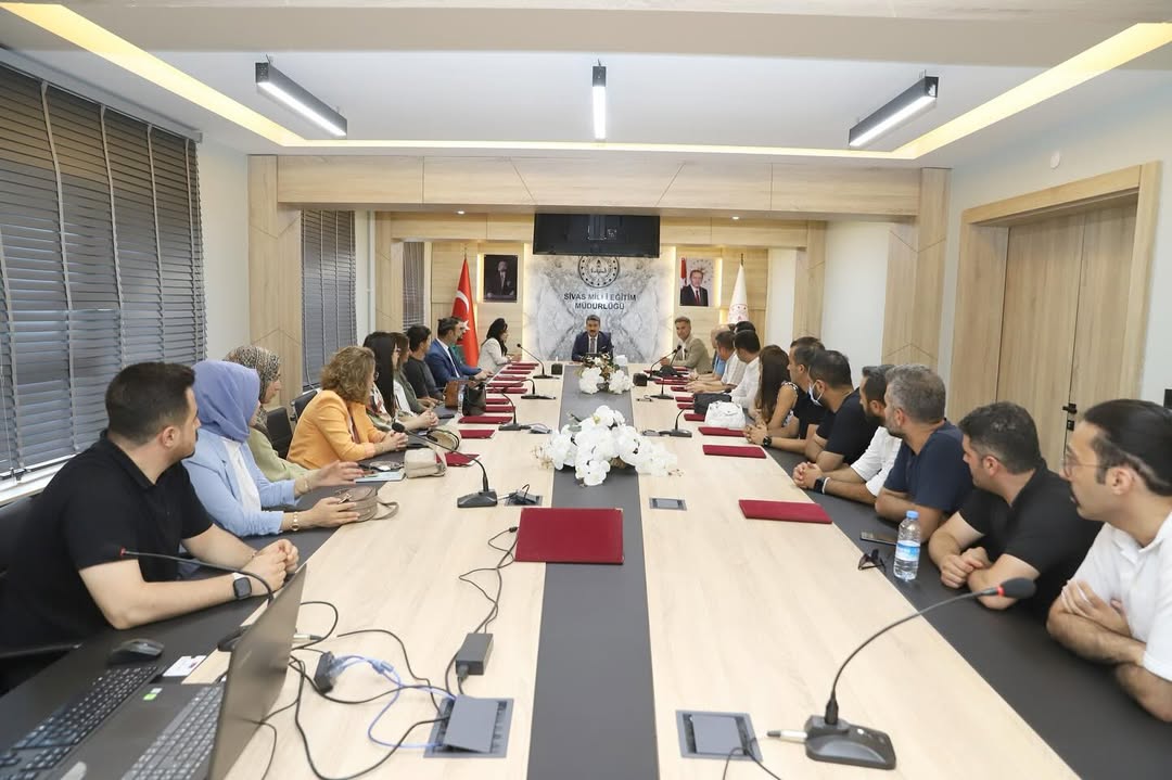 Sivas'ta 2025-2026 Eğitim Öğretim Yılı İçin Maarif Modeli Değerlendirme Toplantısı Yapıldı