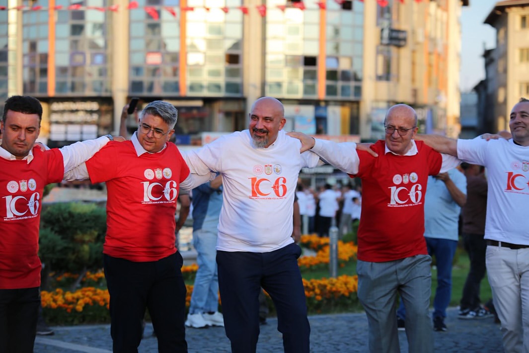 Sivas'ta 1058 Kişilik Dev Halay ile 4 Eylül Kongresi Kutlandı