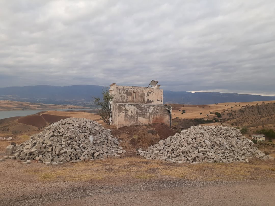 Sivas'ta Köy İçi Yollar İçin Kilit Parke Taşı Teslimatı Yapıldı