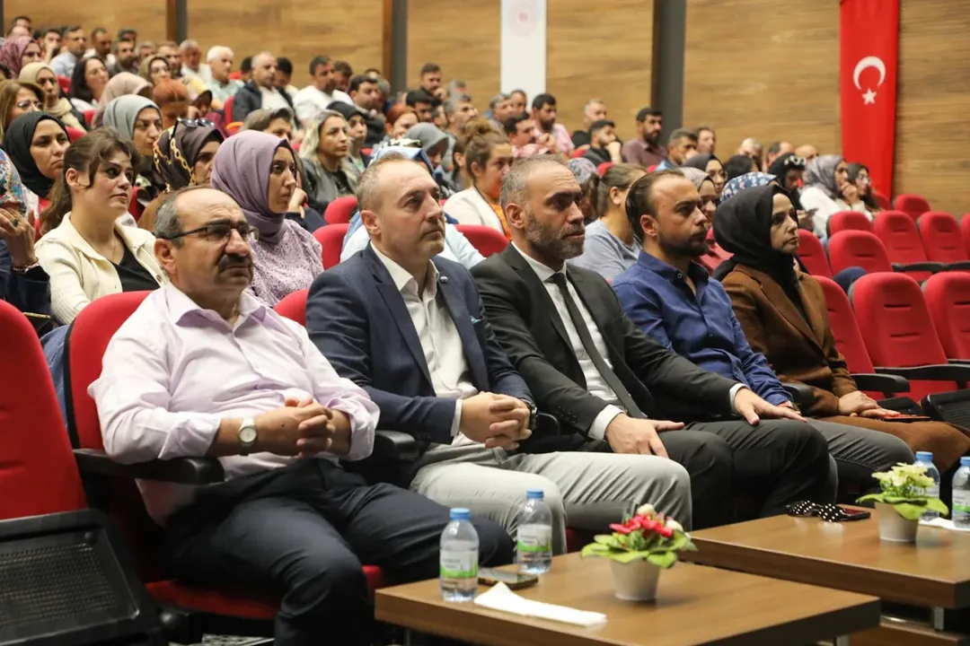 Sivas Gençlik ve Spor İl Müdürlüğü Personeline İş Sağlığı ve Güvenliği Eğitimi