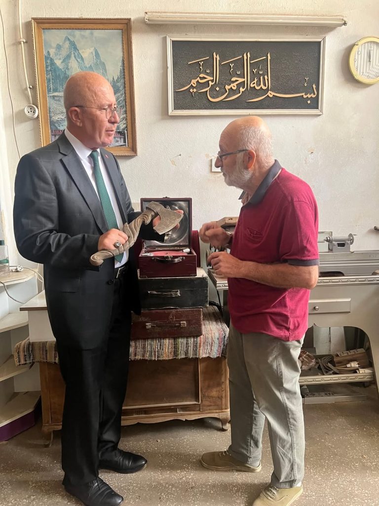 Sivas İl Kültür ve Turizm Müdürü Erdoğan, Ahşap Sanatları Ustası Okurkan’ı Ziyaret Etti