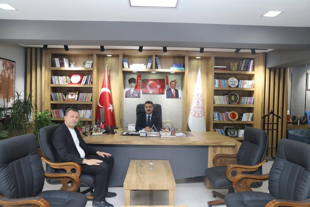 Sivas’ta Eğitim Seferberliği: Çepni Belediye Başkanı İl Müdürünü Ziyaret Etti