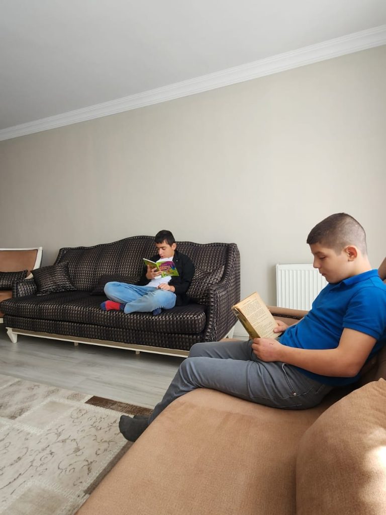 Sivas’ta Kitap Okuyan Çocuklar AVM’de Ödüllendirildi