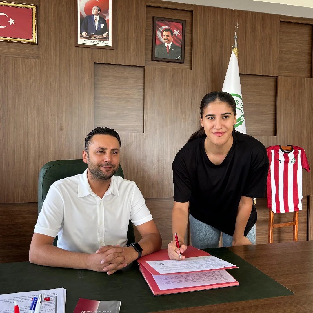 Sivas Belediye Spor Hentbol Takımı Büşra Taymur'u Transfer Etti