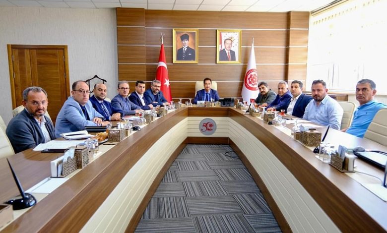 Sivas Cumhuriyet Üniversitesi'nde Yeni Hastane ve Bağlantı Yolları Görüşüldü 3719916272399265559 1491239505 | Gündem Sivas™ Haber