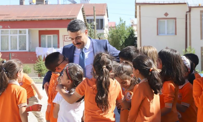 Sivas Milli Eğitim Müdürü Fatih Erdoğan Malazgirt İlkokulu'nu Ziyaret Etti 3720055952704821665 8768771151 | Gündem Sivas™ Haber