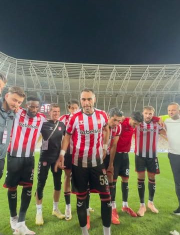 Sivasspor Kaptanından Galibiyet Mesajı: "Hedef Farklı Yere Gidiyor" 3721400740662652886 490213245 | Gündem Sivas™ Haber