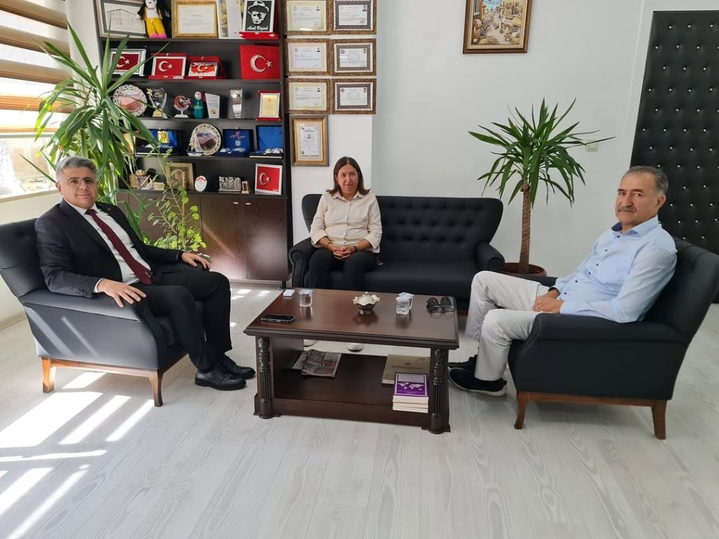 Semiha Ekinci, Sivas Aile ve Sosyal Hizmetler İl Müdürlüğü’nü Ziyaret Etti