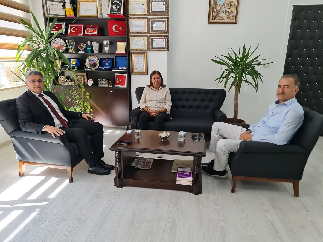 Semiha Ekinci, Sivas Aile ve Sosyal Hizmetler İl Müdürlüğü'nü Ziyaret Etti